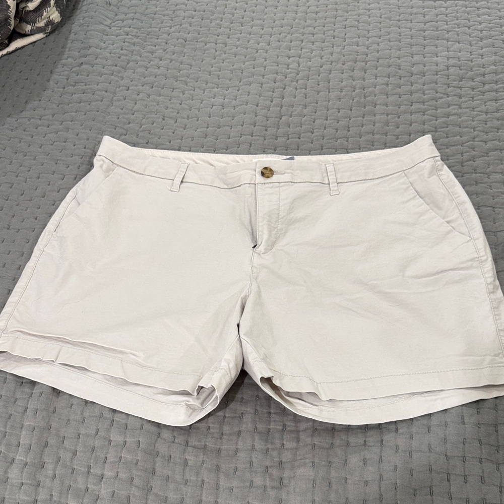 Old Navy light khaki Women's Shorts with Front Pockets